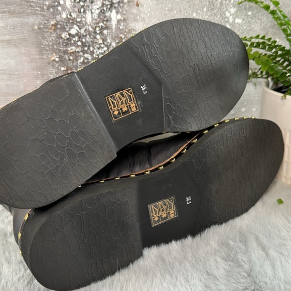 Free People Atlas Puffer Chelsea Boots
Black Womens Size 38.5 - Picture 9 of 13